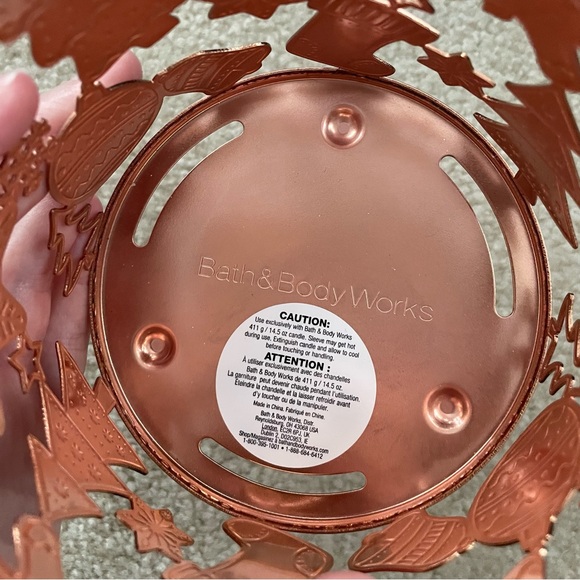 Bath & Body Works Gingerbread Ornaments 3-Wick Candle Holder - Picture 13 of 16